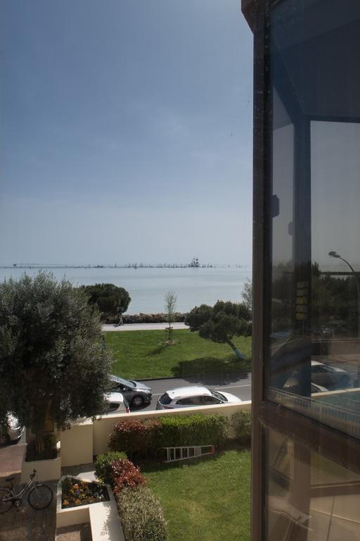 Logis Hotel Le Rochelois La Rochelle  Exterior foto